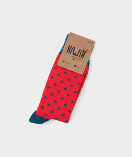 calcetines rojos con estrellas azules